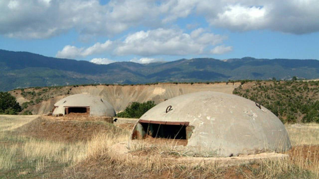 En Albanie, les tunnels secrets de la paranoïa continuent d'attirer les touristes