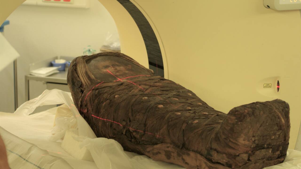 Des chercheurs reconstruisent le visage d'une momie égyptienne pour le comparer à son portrait