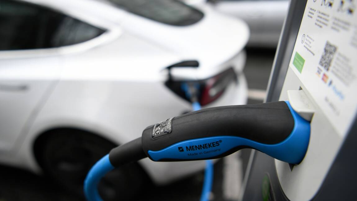 Le gouvernement annonce un bonus de 1.000 euros pour l'achat d'un véhicule électrique d'occasion