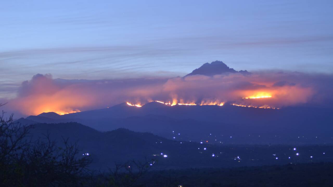 Tanzanie : l’incendie au Kilimandjaro serait “sous contrôle”