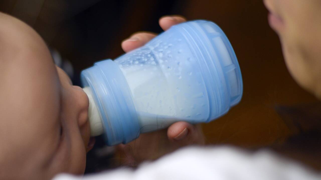 Un bébé de 12 mois avale chaque jour 1,5 million de microplastiques, selon une étude