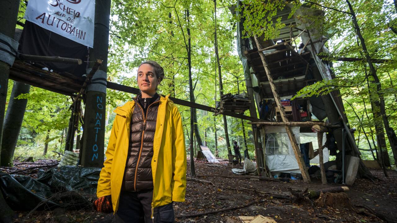 Carola Rackete, l'"emmerdeuse" qui sauve des migrants et défend la forêt