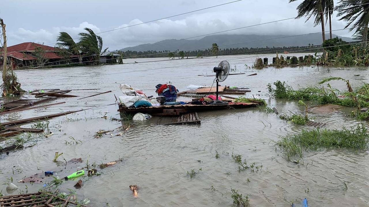Le typhon Molave traverse les Philippines, 70.000 personnes évacuées