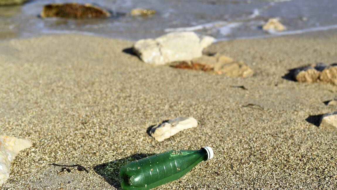 Près de 230.000 tonnes de plastique jetés chaque année dans la Méditerranée