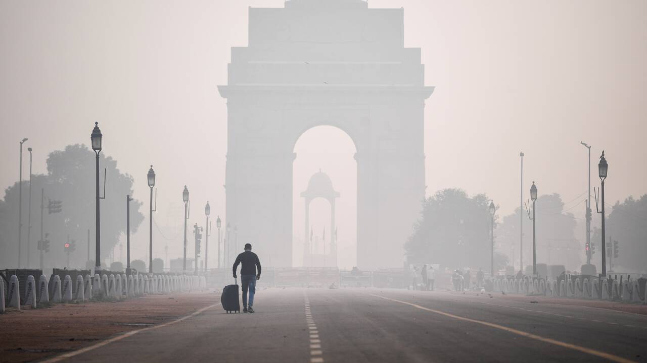 New Delhi se réveille dans un nuage de pollution après Diwali