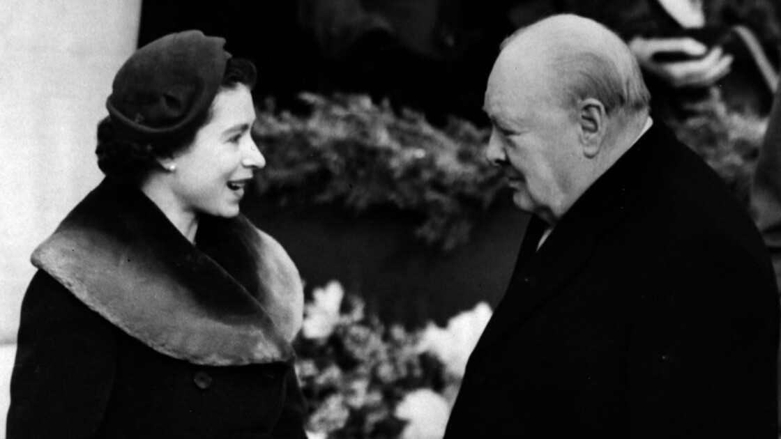 "Churchill est tombé sous le charme d'Elisabeth II" - Geo.fr