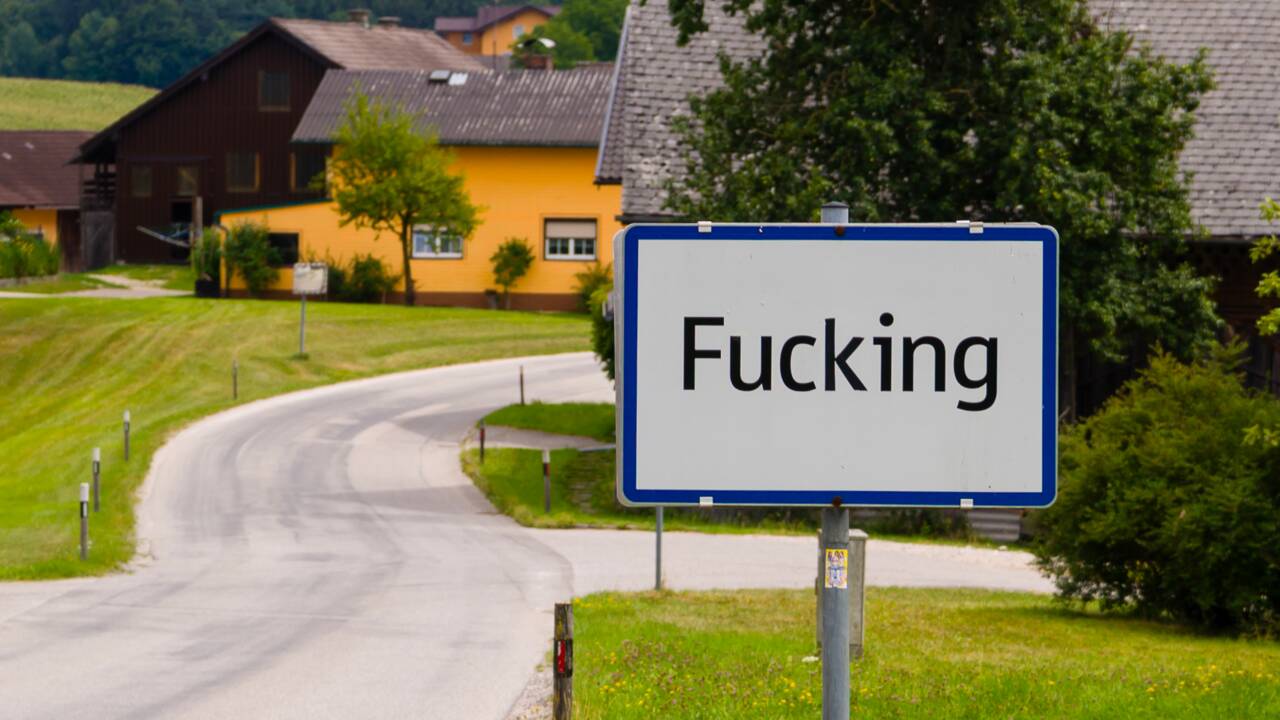 Face aux moqueries et selfies, le village autrichien de Fucking change de nom et devient...