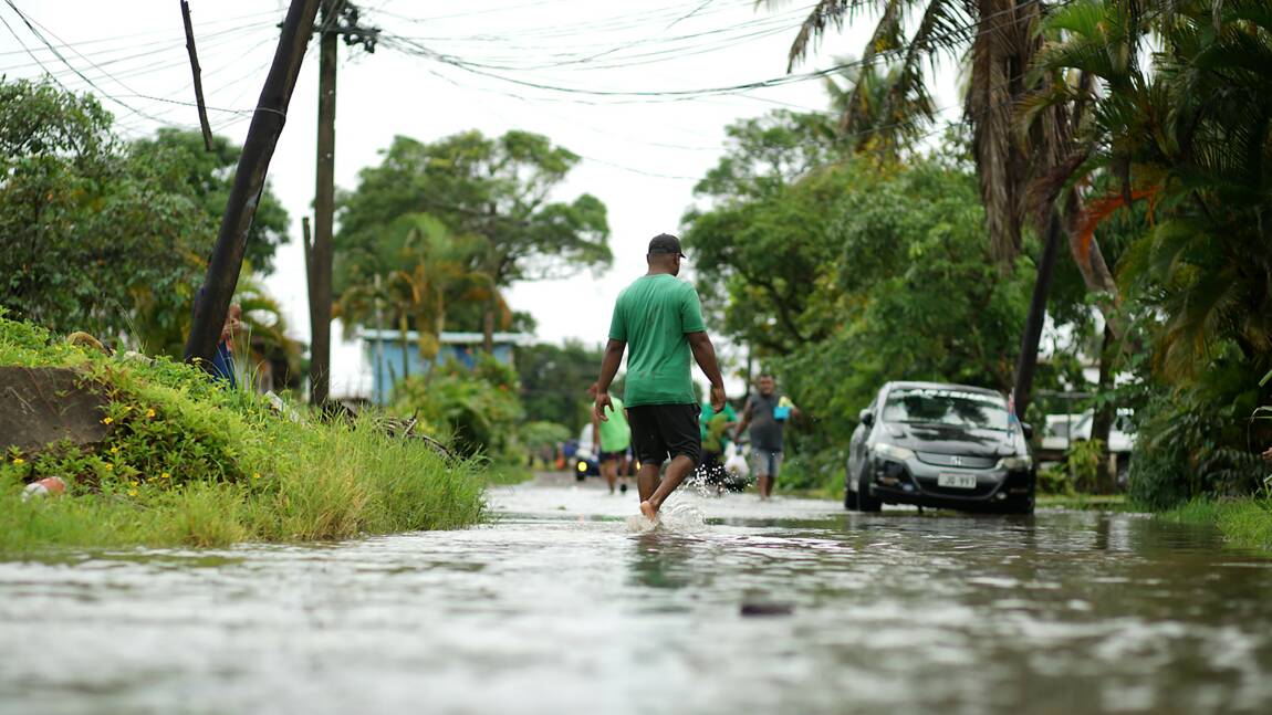 Les Fidji menacées de vagues géantes et d'inondations à l'approche du cyclone Yasa