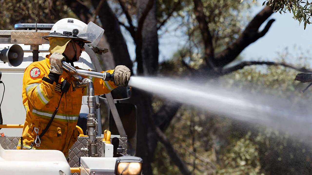 Australie : un incendie menace des "vies et des habitations" près de Perth