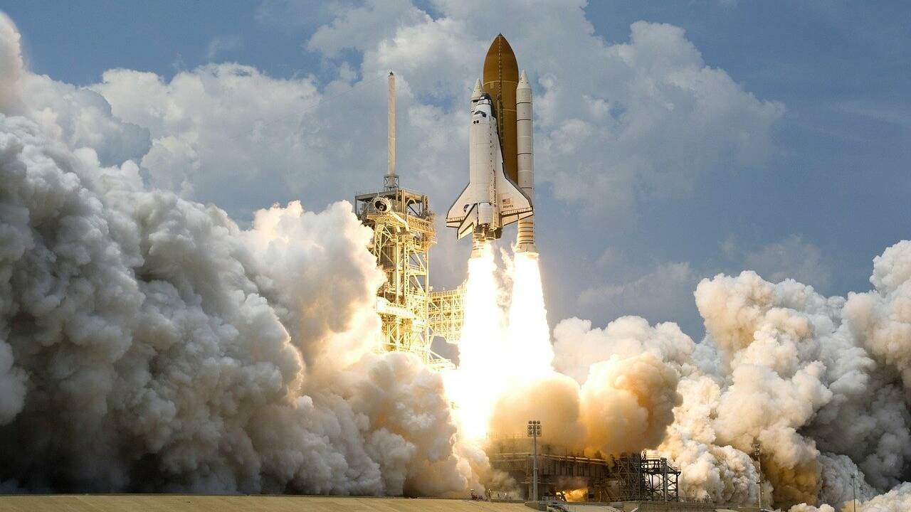 Voyage dans l'espace : des billets à 450.000 dollars mis en vente par Virgin Galactic pour les touristes spatiaux