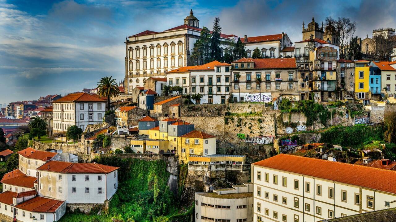 Portugal, Japon, Costa Rica... Les meilleures destinations pour voyager et télétravailler en 2022
