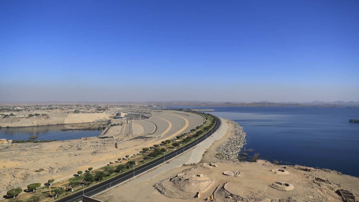 Egypte: 50 ans après, le barrage d'Assouan est toujours contesté
