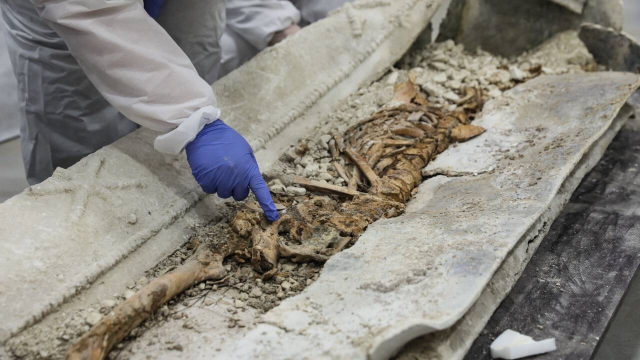 A Arras, le mystérieux sarcophage mis au jour l'an passé commence à livrer ses secrets