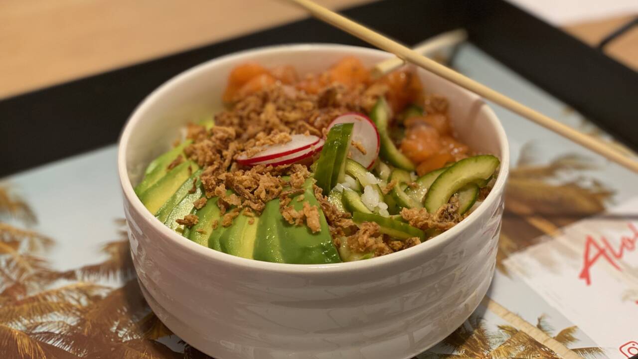 Tout savoir sur le poke bowl, la salade de la mer des Hawaiiens