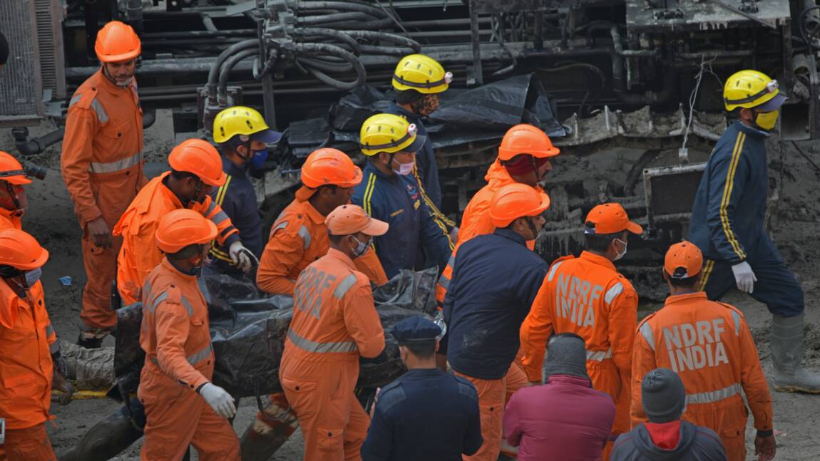Crue subite en Inde: des corps retirés d'un tunnel, le bilan grimpe à 43 morts et 161 disparus