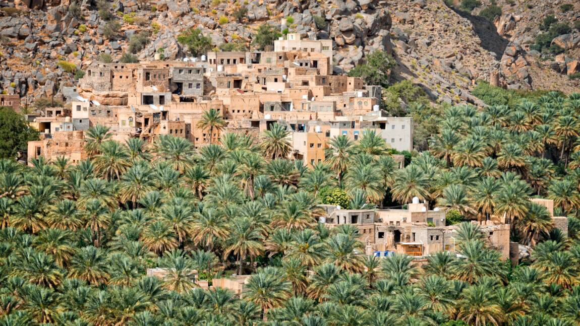 Oman : un village transforme ses maisons traditionnelles abandonnées en hôtels pour touristes