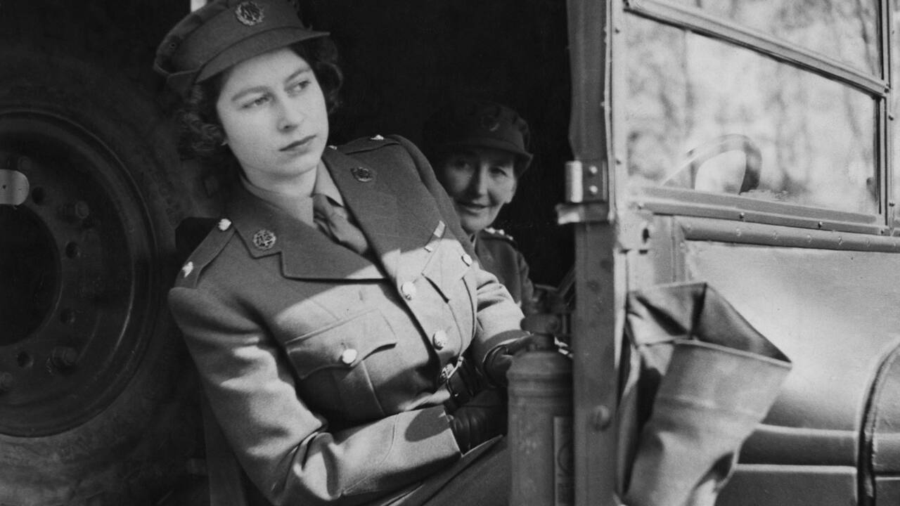Unis sous le Blitz : comment la Seconde Guerre mondiale a soudé la nation britannique autour de la famille royale