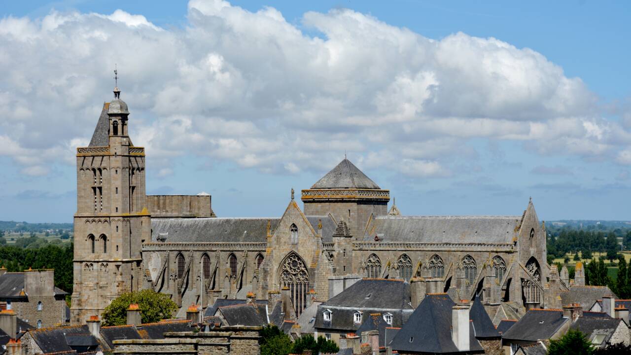 Dol de Bretagne : l'auteur Ken Follett reverse ses droits d'auteur pour restaurer la cathédrale bretonne