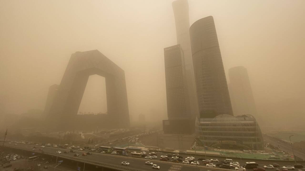 Tempête de sable et pollution à Pékin : un cocktail suffocant