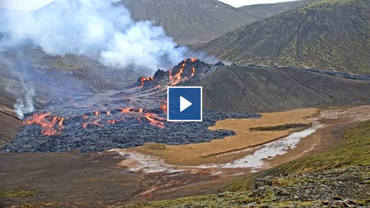 En Islande, les premières images de l'éruption de lave d'un volcan endormi depuis 800 ans