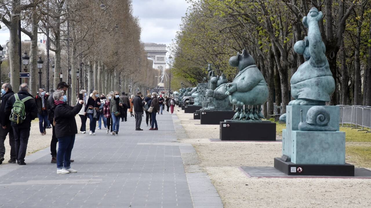 Les Chats de Geluck s'exposent en plein air sur les Champs-Elysées