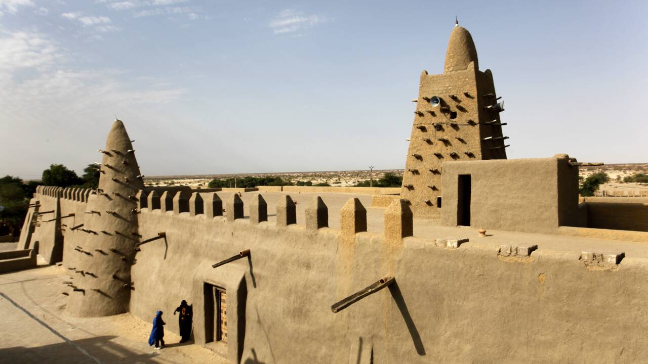 Mausolées de Tombouctou : un euro symbolique remis au Mali et à l'Unesco