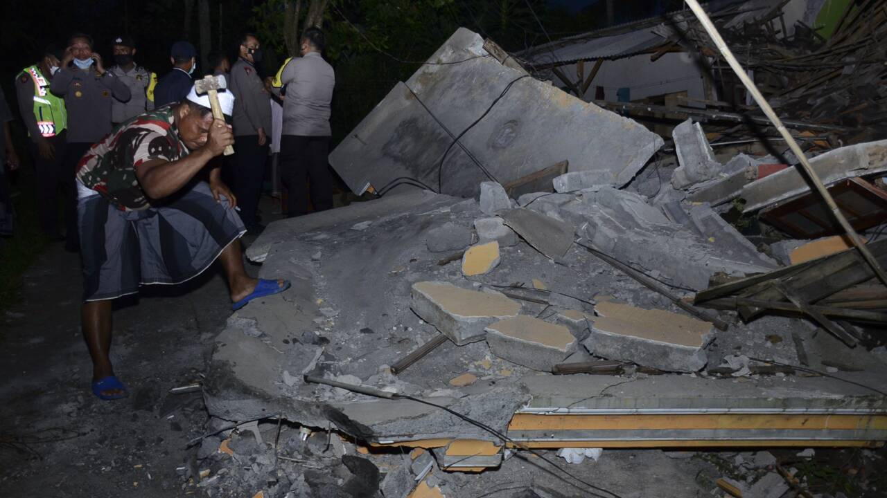 Indonésie: six personnes tuées dans un séisme  de magnitude 6