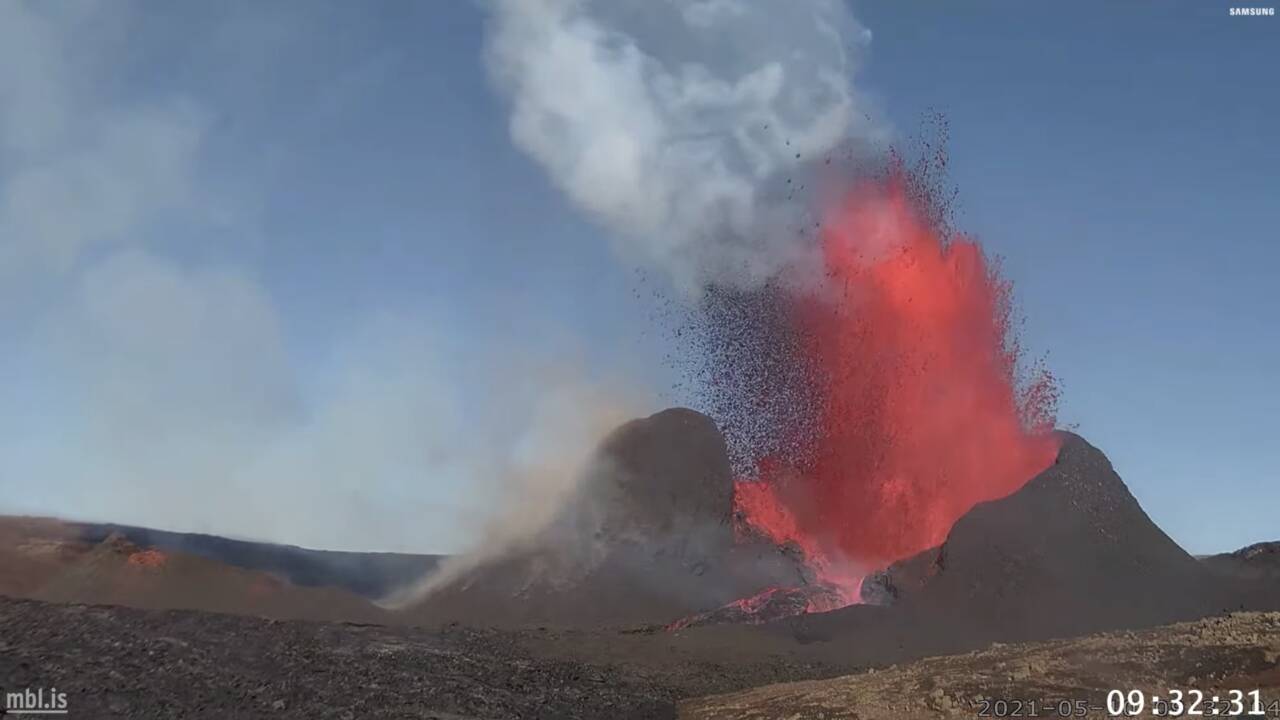 Eruption En Islande Observez En Direct Le Spectacle De Lave Depuis Chez Vous Geo Fr