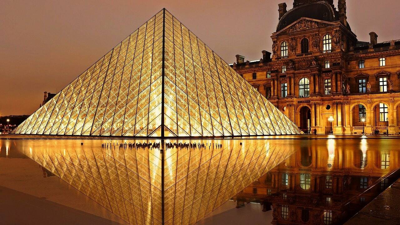 Comment la nouvelle présidente du Louvre entend réenchanter "le plus beau musée du monde" ?