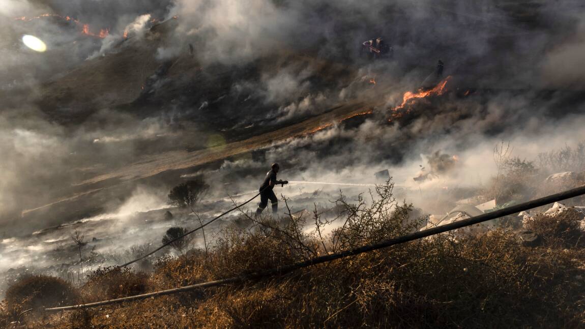 Quatre morts dans un incendie de forêt à Chypre, le pire depuis des décennies