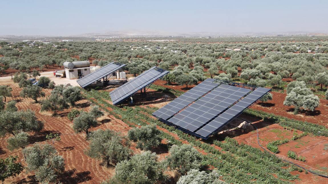 En Syrie, l'énergie solaire pour charger son portable ou planter des tomates
