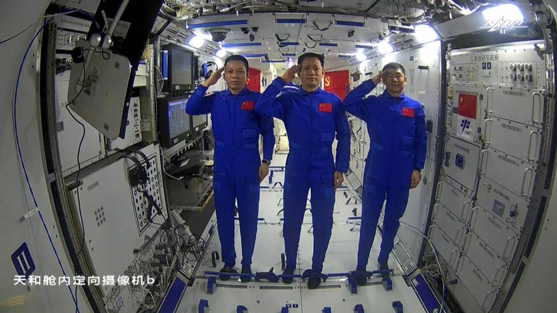 Chine: première sortie dans l'espace de deux astronautes à la station Tiangong