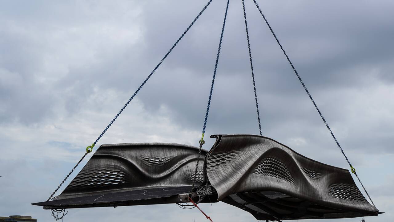 Amsterdam inaugure le premier pont en acier imprimé en 3D
