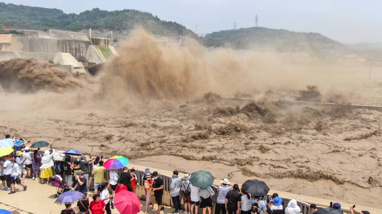 Intempéries en Chine : un barrage "peut céder d'un instant à l'autre"