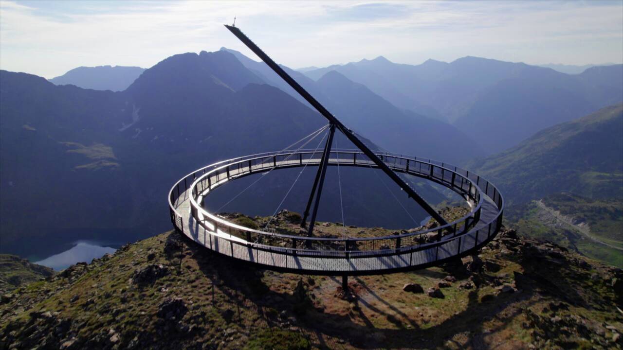 Une station d'Andorre inaugure un mirador solaire perché à 2700 mètres d'altitude 