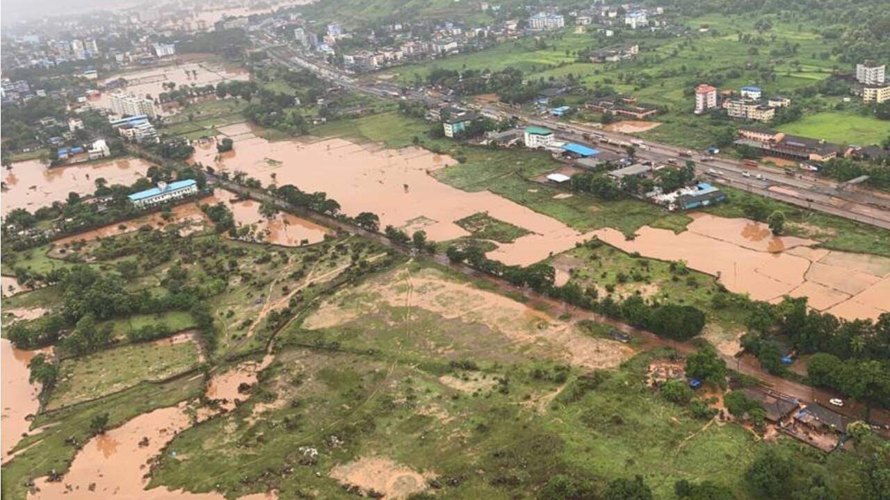 Pluies de mousson en Inde: au moins 115 morts, les secouristes dans la boue