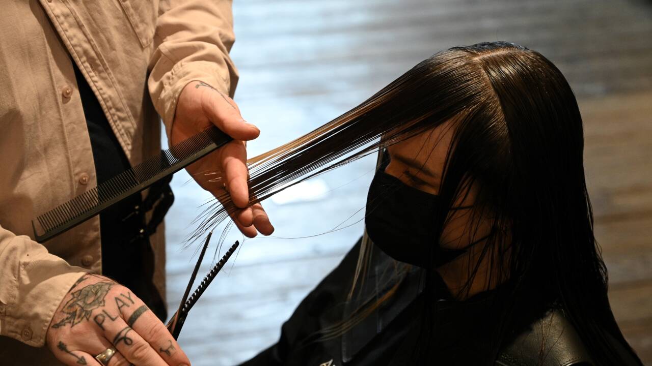 Des cheveux pour nettoyer les océans: les coiffeurs britanniques s’engagent pour la planète