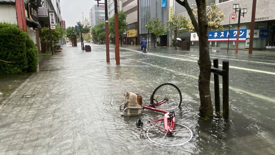 Japon: inondations et glissements de terrain après des pluies torrentielles