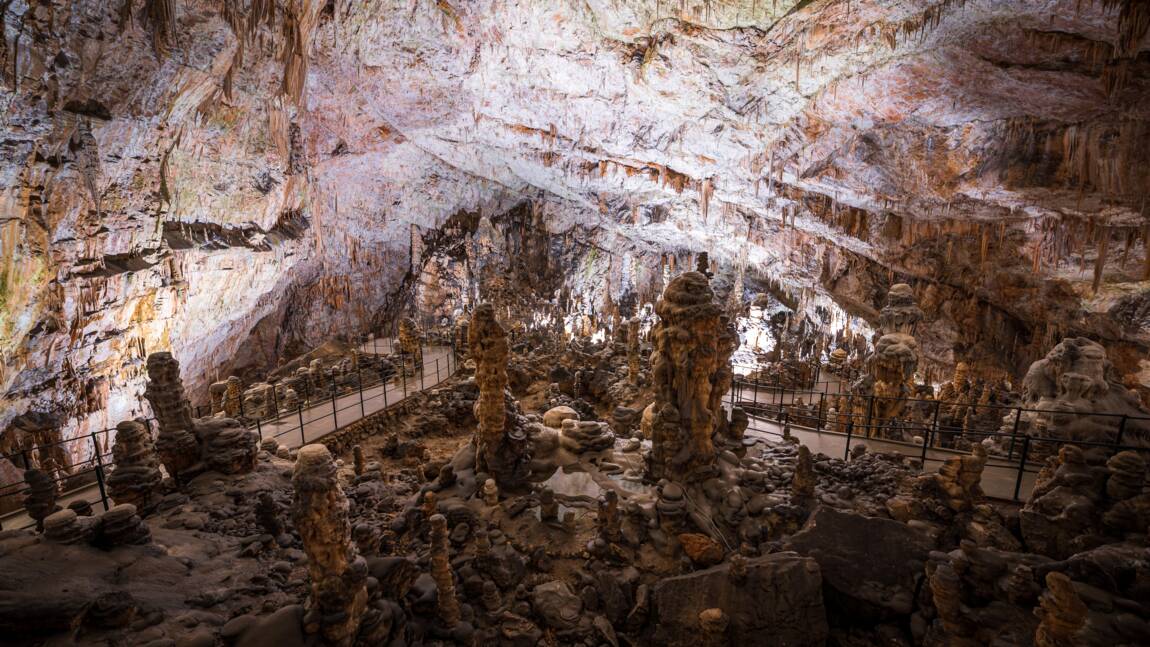 Chasseur de grottes en Slovénie, paradis des spéléologues