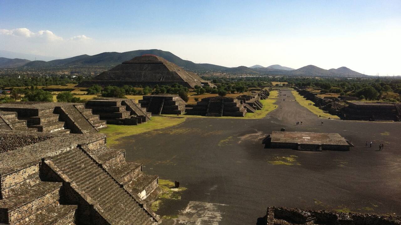 Mexique : des bouquets vieux de 1800 ans déposés en offrande aux dieux découverts dans une pyramide de Teotihuacan
