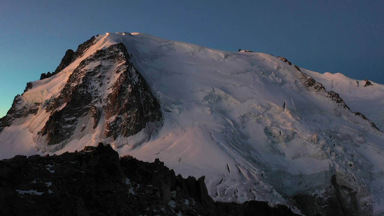 Le mont Blanc mesuré en légère baisse à 4.807,81 m