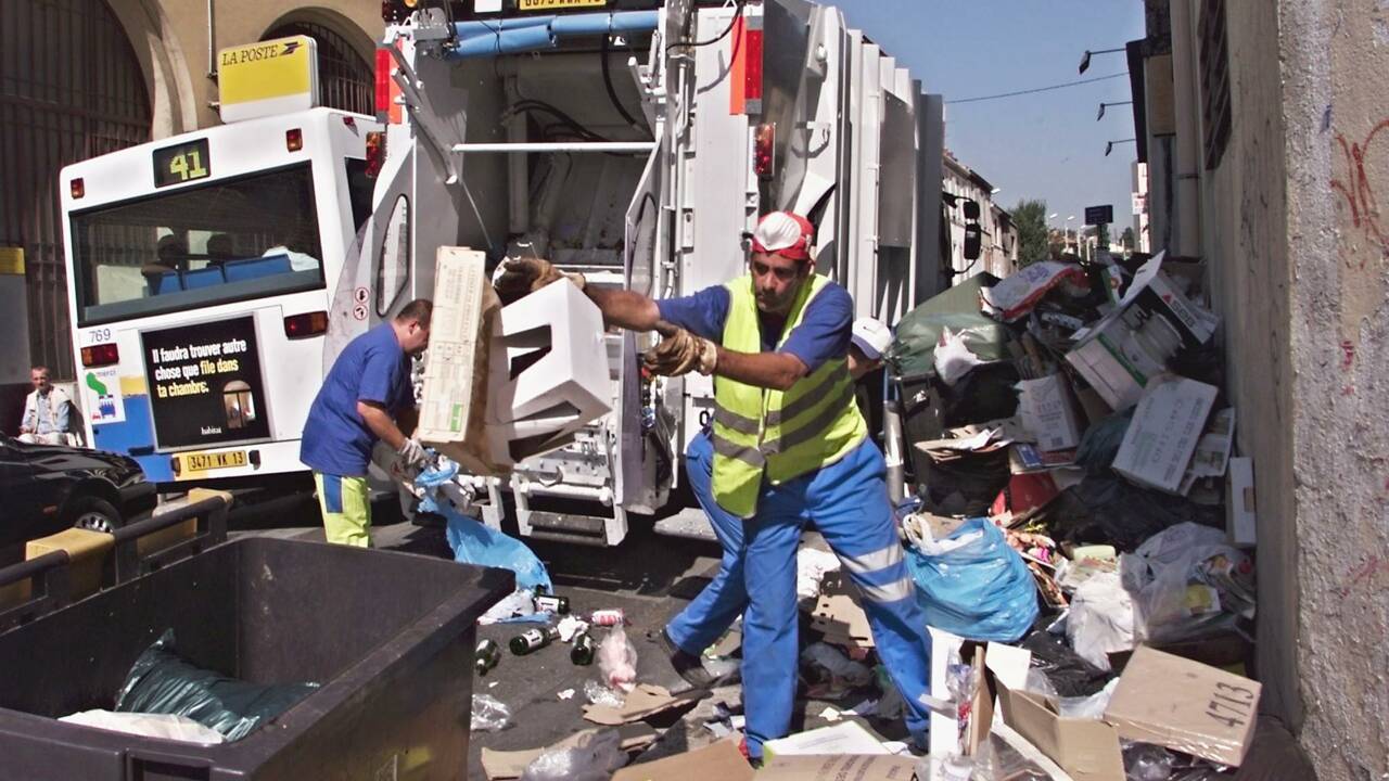 Marseille, l'État tape du poing face aux ordures envahissant les rues