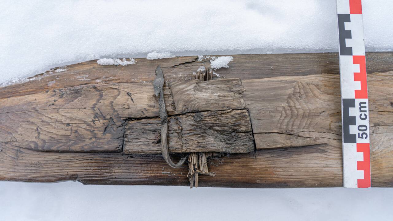 Une paire de skis de 1300 ans retrouvée très bien préservée dans une montagne de Norvège