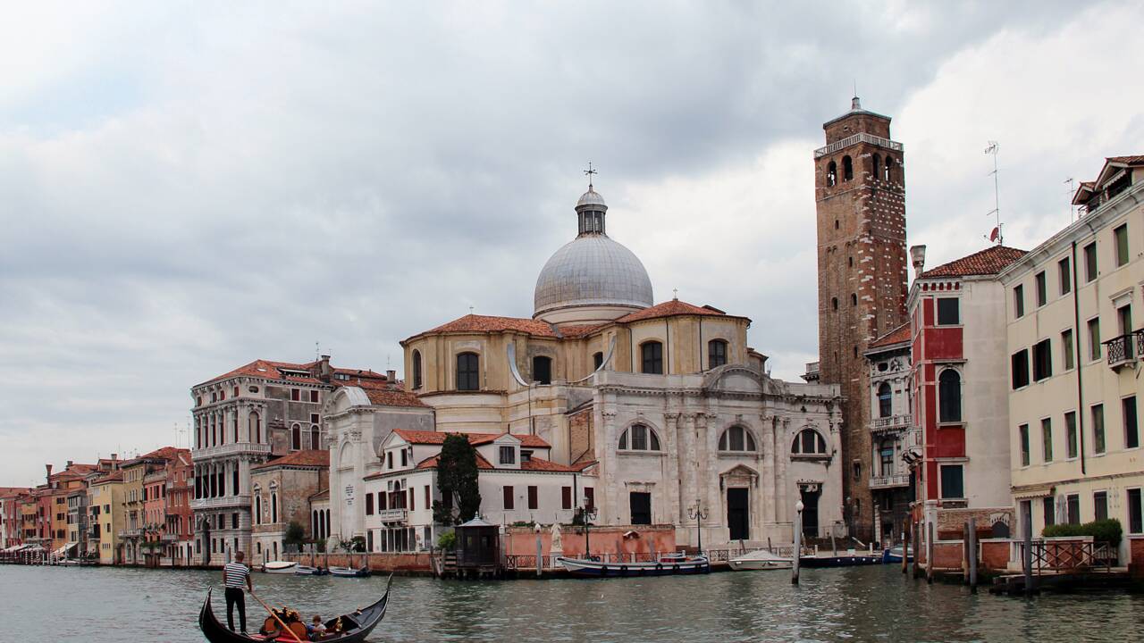 Venise : caméras de surveillance et traçage des téléphones portables des visiteurs pour lutter contre le tourisme de masse 