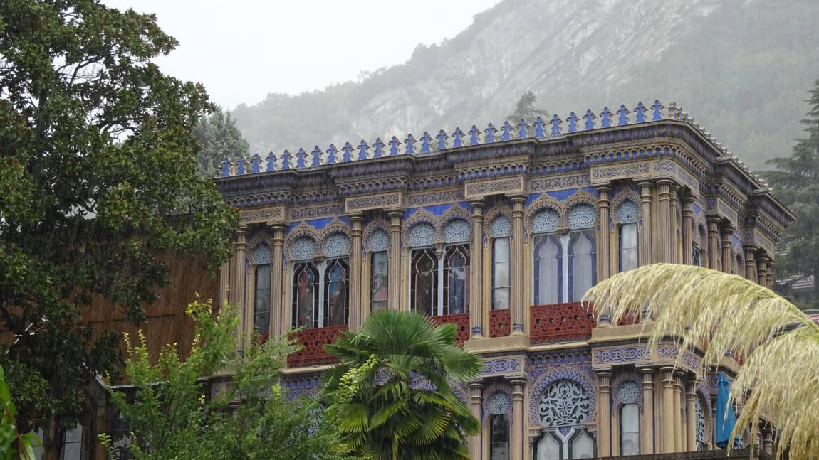 La Casamaures, une villa mauresque à l'architecture extravagante aux portes des Alpes