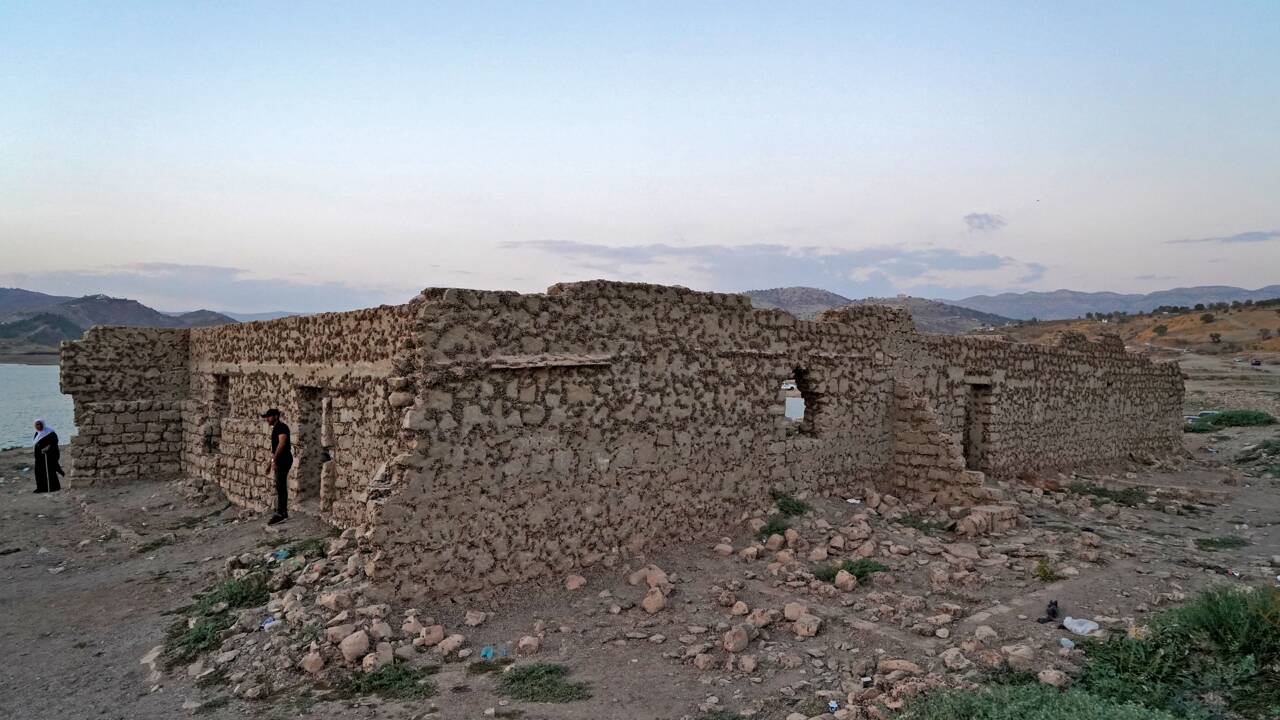 Au Kurdistan irakien, un village englouti refait surface à cause de la sécheresse
