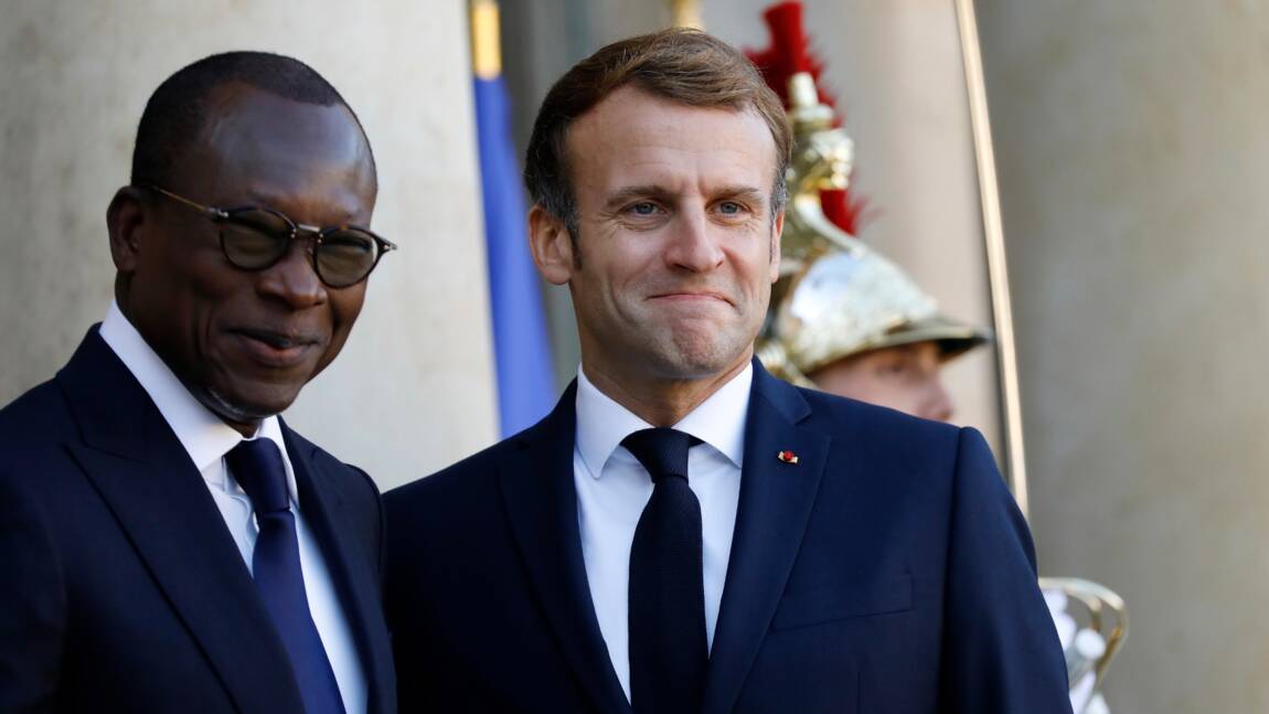 Oeuvres restituées au Bénin par la France: une "restauration de la dignité"