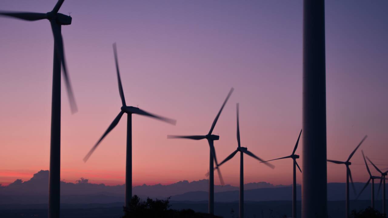 Une année record pour les énergies renouvelables dans le monde en 2021, mais à un rythme "insuffisant", selon l'AIE