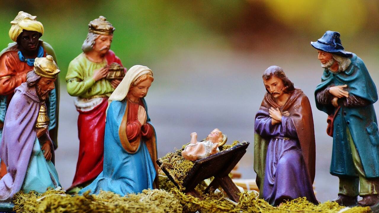 D’où vient la tradition des santons dans la crèche de Noël ?