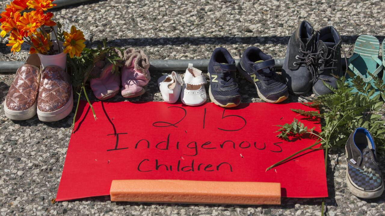 "Tuer l'Indien dans le coeur de l'enfant" : le Canada rattrapé par son histoire